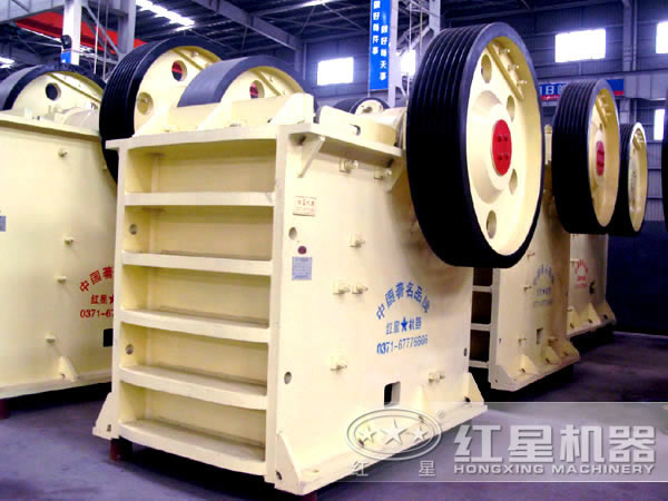 白云石顎式破碎機(jī)正面展示圖