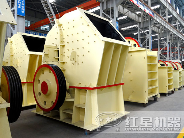 錘式破碎機(jī)車間